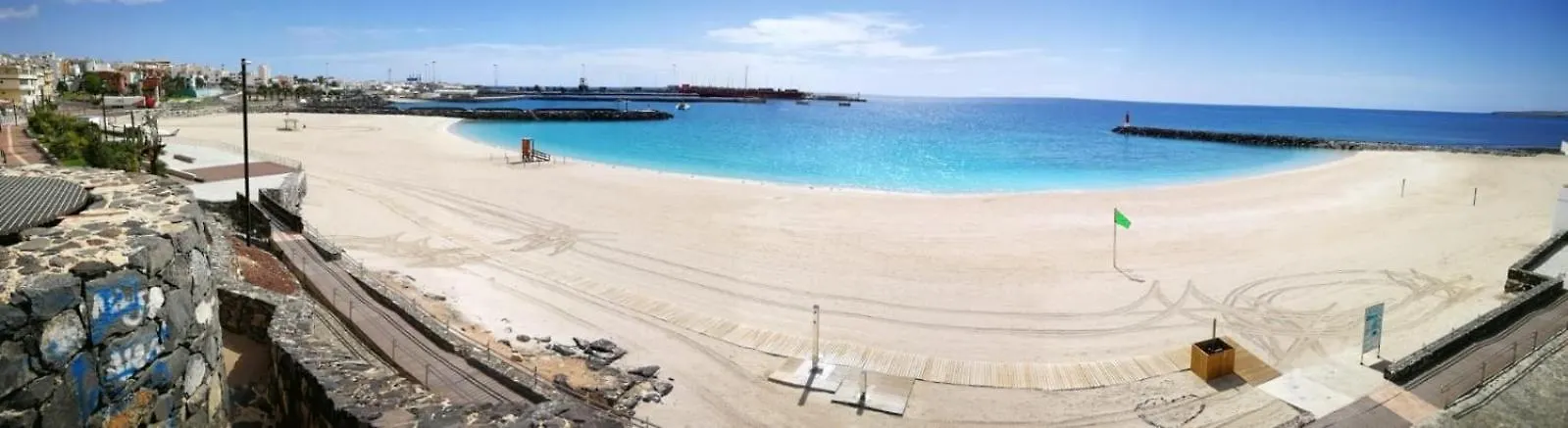 1V - Luxury Apartment Near Beach contacts